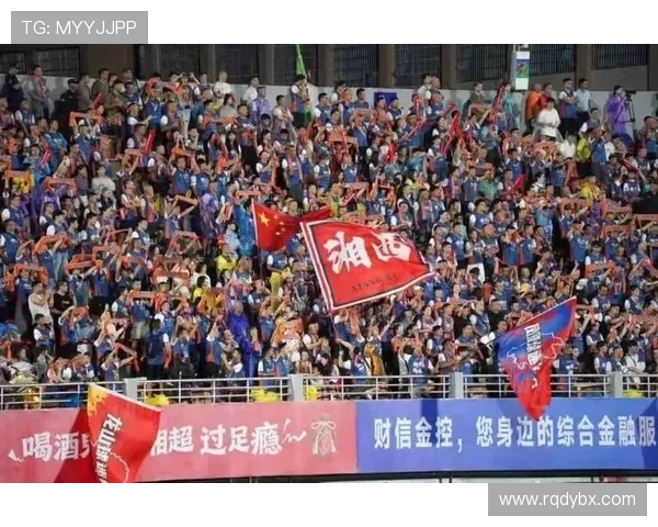 激情点燃江城绿茵武汉城市足球超级联赛掀起全民运动新热潮 激情点燃江城绿茵武汉城市足球超级联赛掀起全民运动新热潮